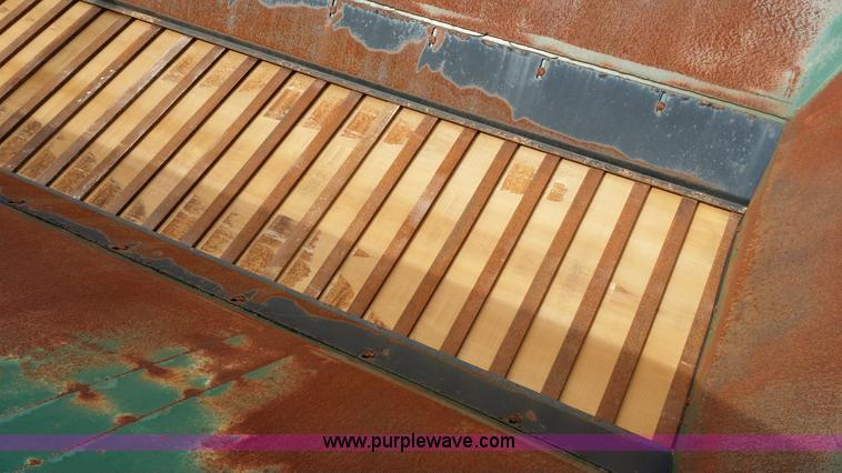 image for item E9001 1996 Peterbilt 357 spreader truck