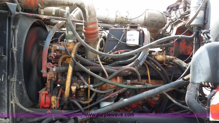 image for item E9001 1996 Peterbilt 357 spreader truck