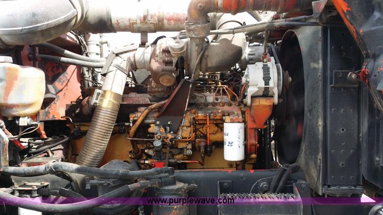 image for item E9001 1996 Peterbilt 357 spreader truck