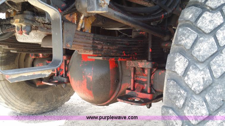 image for item E9001 1996 Peterbilt 357 spreader truck