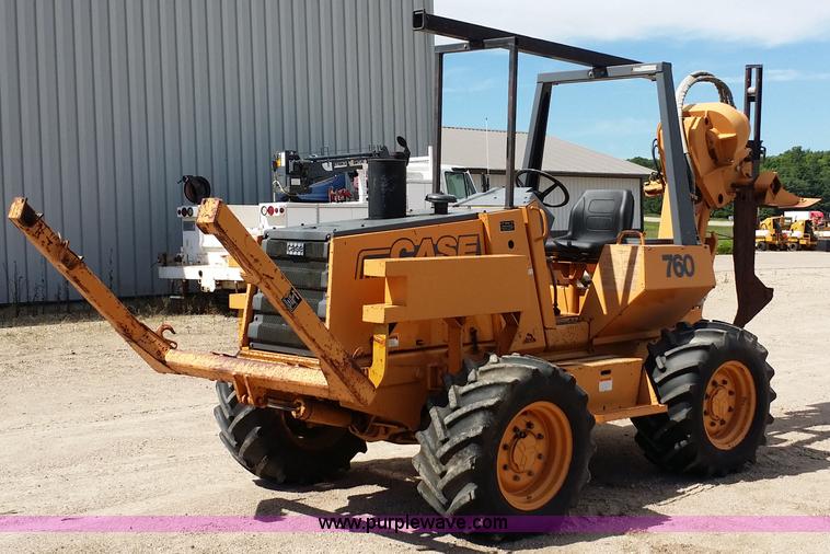 image for item E9002 1989 Case 760 vibratory plow