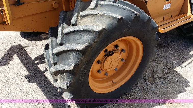 image for item E9002 1989 Case 760 vibratory plow