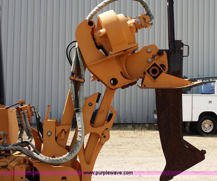 image for item E9002 1989 Case 760 vibratory plow