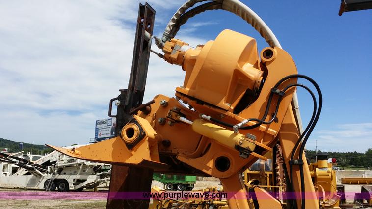 image for item E9002 1989 Case 760 vibratory plow