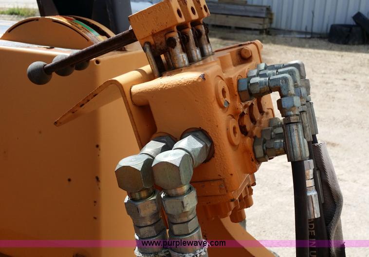 image for item E9002 1989 Case 760 vibratory plow