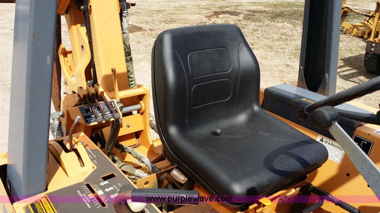 image for item E9002 1989 Case 760 vibratory plow