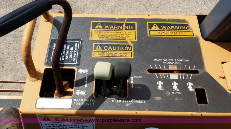 image for item E9002 1989 Case 760 vibratory plow