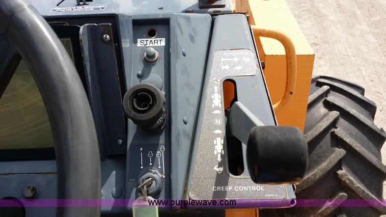 image for item E9002 1989 Case 760 vibratory plow