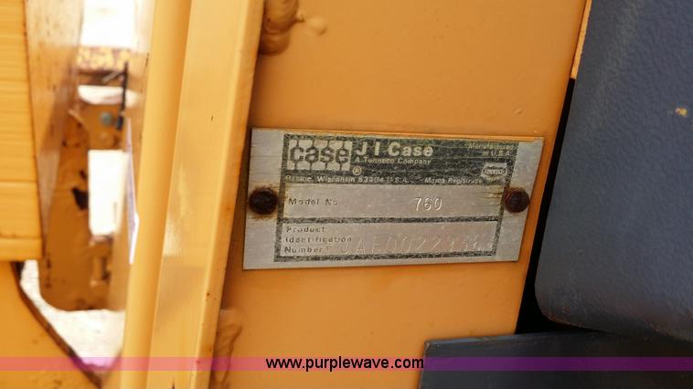 image for item E9002 1989 Case 760 vibratory plow