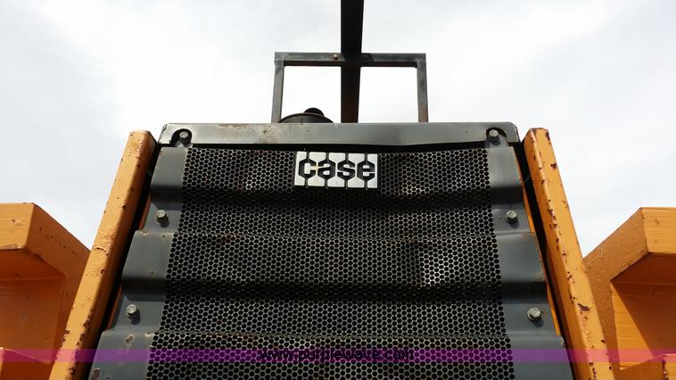 image for item E9002 1989 Case 760 vibratory plow