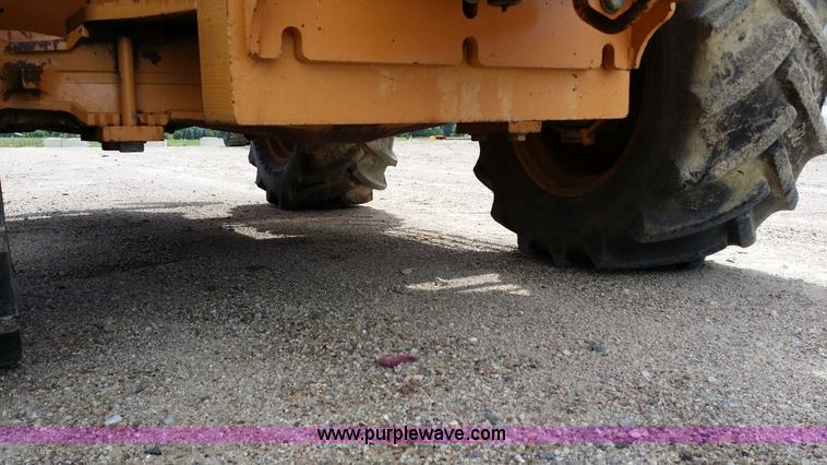 image for item E9002 1989 Case 760 vibratory plow