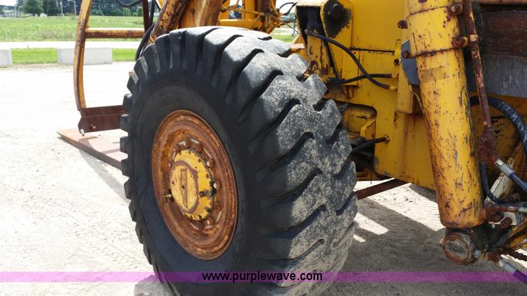 image for item E9003 Pettibone Super 204-A rough terrain forklift