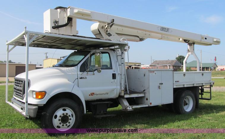 image for item F8814 2000 Ford F750 Super Duty XL boom truck