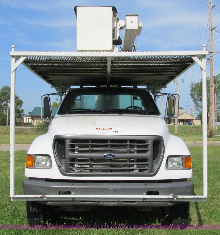 image for item F8814 2000 Ford F750 Super Duty XL boom truck