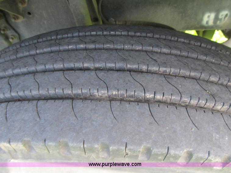 image for item F8814 2000 Ford F750 Super Duty XL boom truck