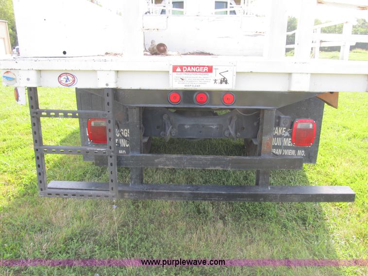 image for item F8814 2000 Ford F750 Super Duty XL boom truck