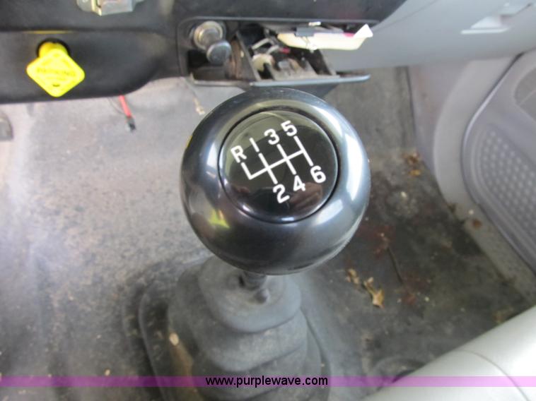 image for item F8814 2000 Ford F750 Super Duty XL boom truck