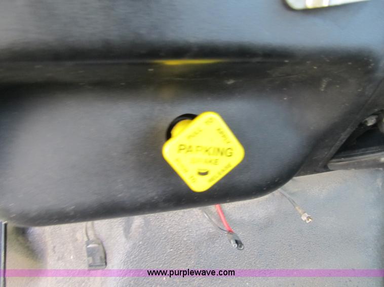 image for item F8814 2000 Ford F750 Super Duty XL boom truck