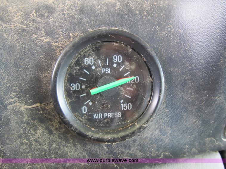 image for item F8814 2000 Ford F750 Super Duty XL boom truck