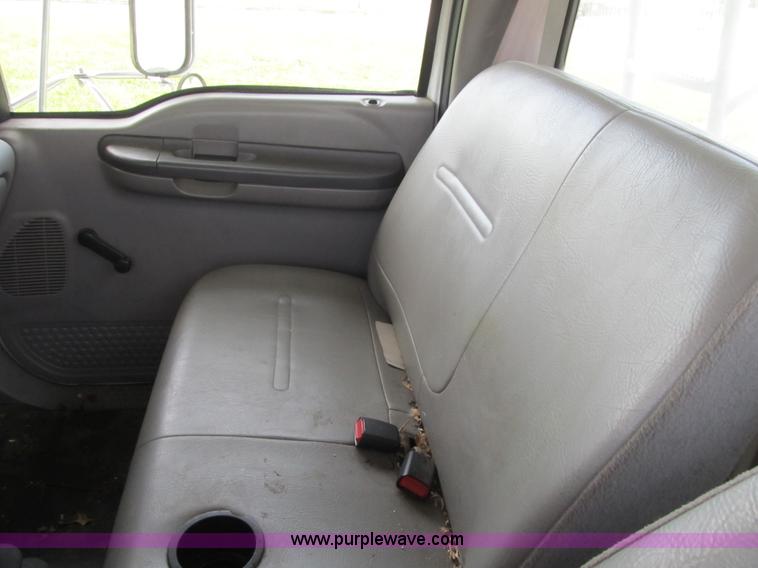 image for item F8814 2000 Ford F750 Super Duty XL boom truck