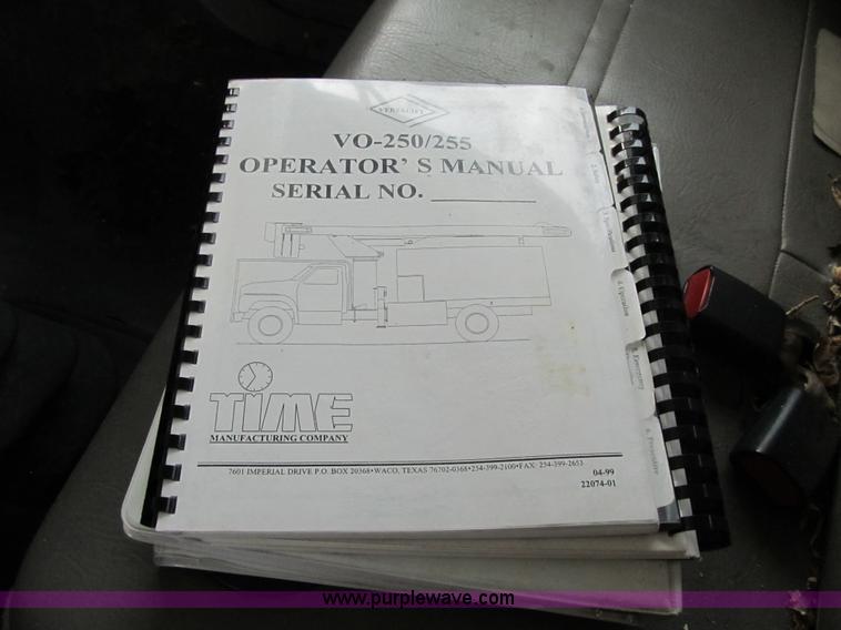 image for item F8814 2000 Ford F750 Super Duty XL boom truck