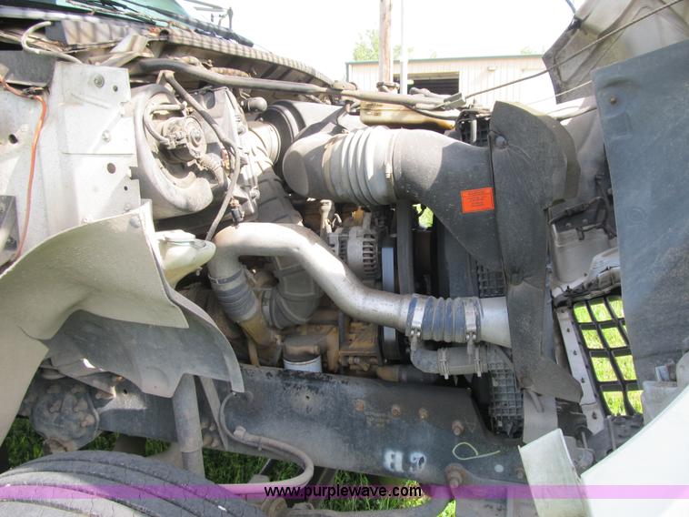 image for item F8814 2000 Ford F750 Super Duty XL boom truck