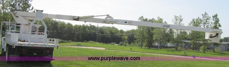 image for item F8814 2000 Ford F750 Super Duty XL boom truck