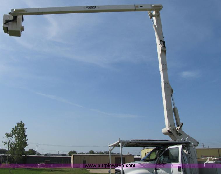 image for item F8814 2000 Ford F750 Super Duty XL boom truck