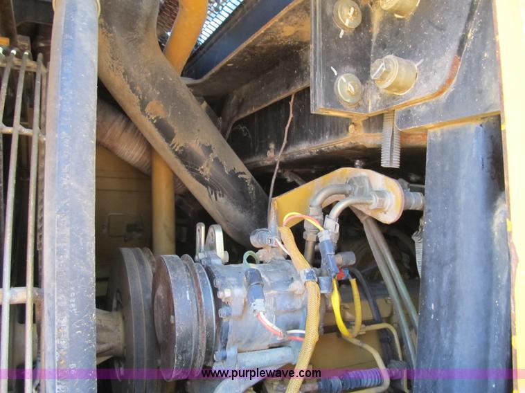 image for item G6516 2001 Caterpillar 963C track loader
