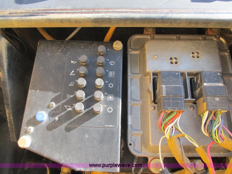 image for item G6516 2001 Caterpillar 963C track loader