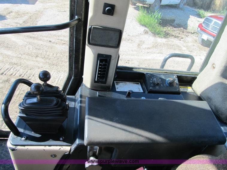 image for item G6516 2001 Caterpillar 963C track loader