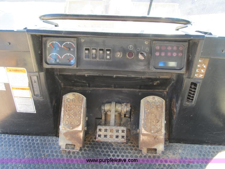 image for item G6516 2001 Caterpillar 963C track loader