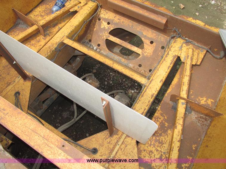 image for item G9988 1989 Load King 1827 belly dump trailer