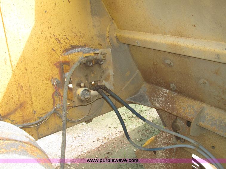 image for item G9988 1989 Load King 1827 belly dump trailer