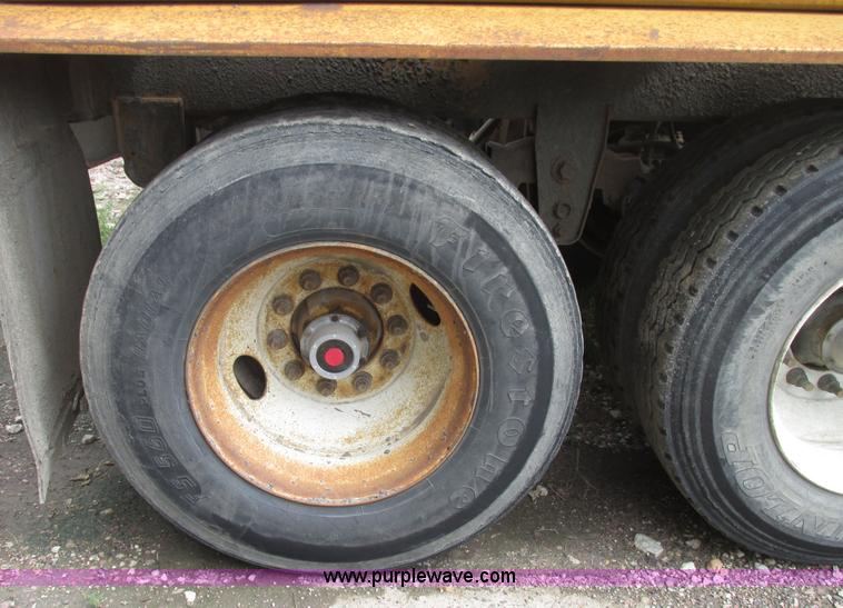 image for item G9988 1989 Load King 1827 belly dump trailer