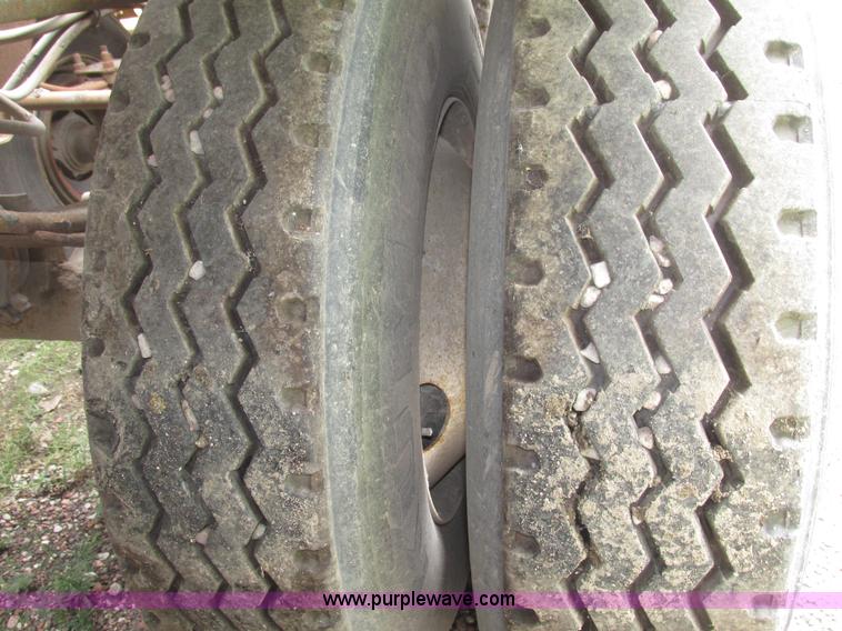 image for item G9988 1989 Load King 1827 belly dump trailer