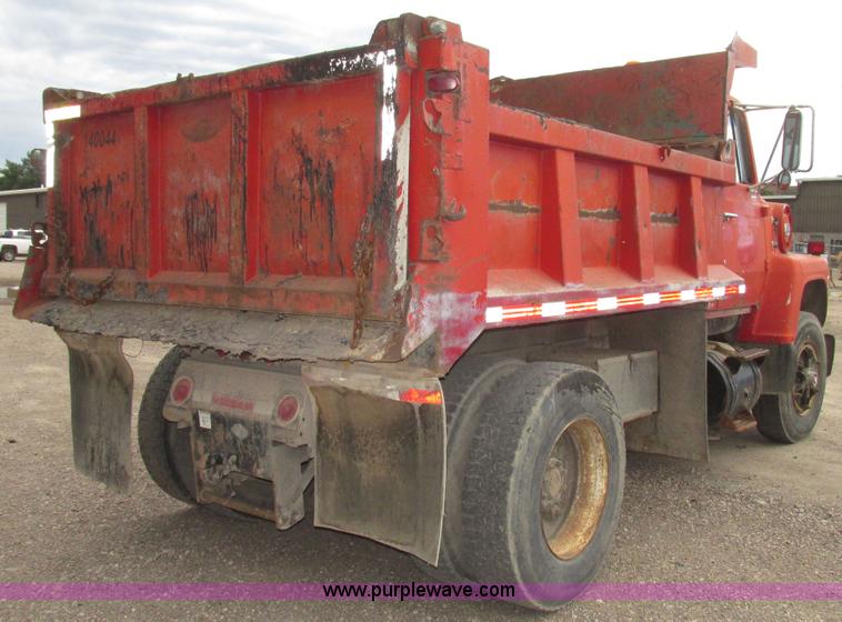 image for item G9989 1984 Ford 8000 dump truck