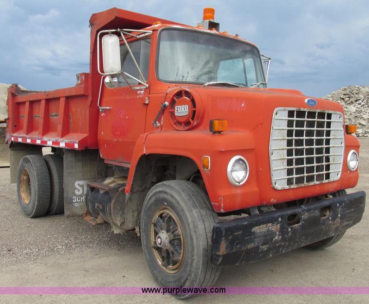 image for item G9989 1984 Ford 8000 dump truck