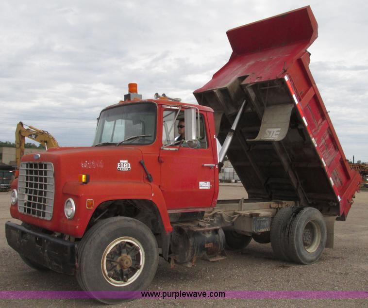 image for item G9989 1984 Ford 8000 dump truck