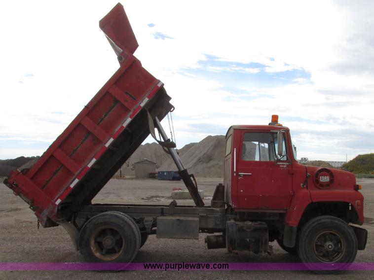 image for item G9989 1984 Ford 8000 dump truck