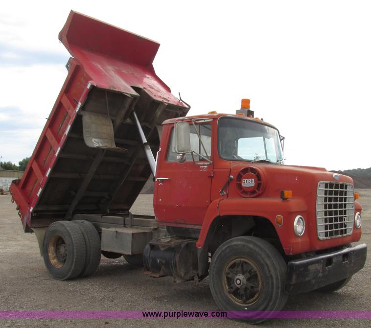 image for item G9989 1984 Ford 8000 dump truck