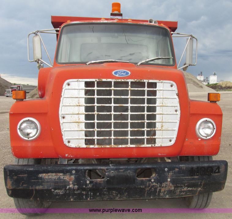 image for item G9989 1984 Ford 8000 dump truck