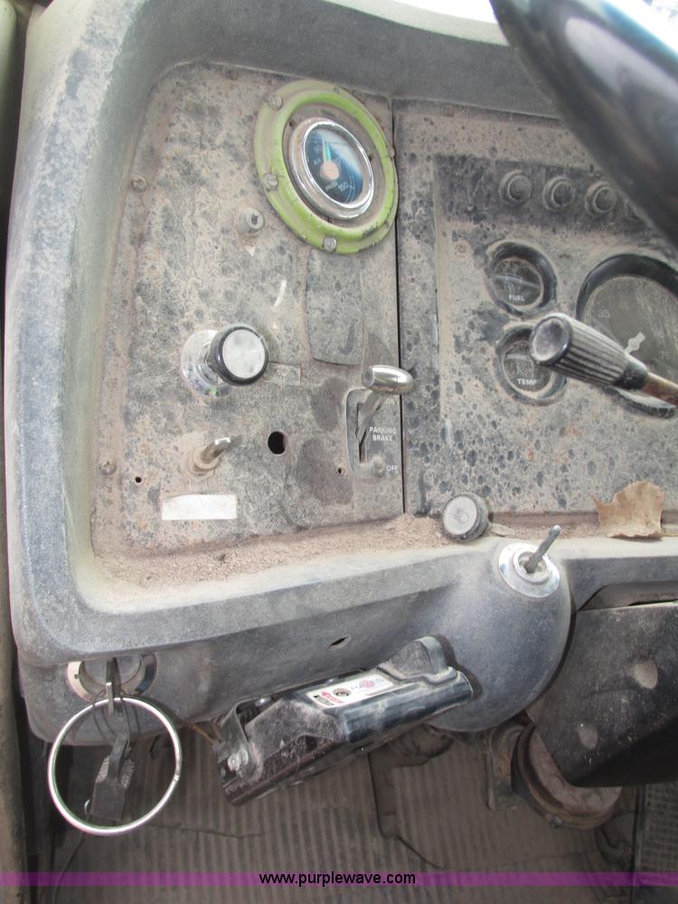 image for item G9989 1984 Ford 8000 dump truck