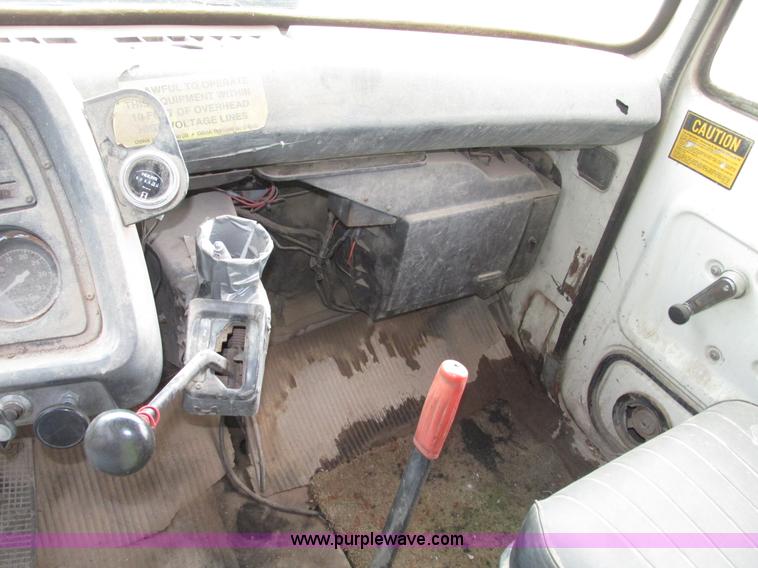 image for item G9989 1984 Ford 8000 dump truck