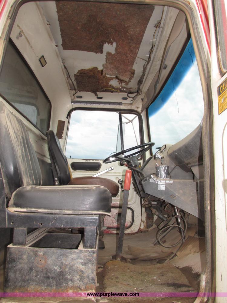 image for item G9989 1984 Ford 8000 dump truck