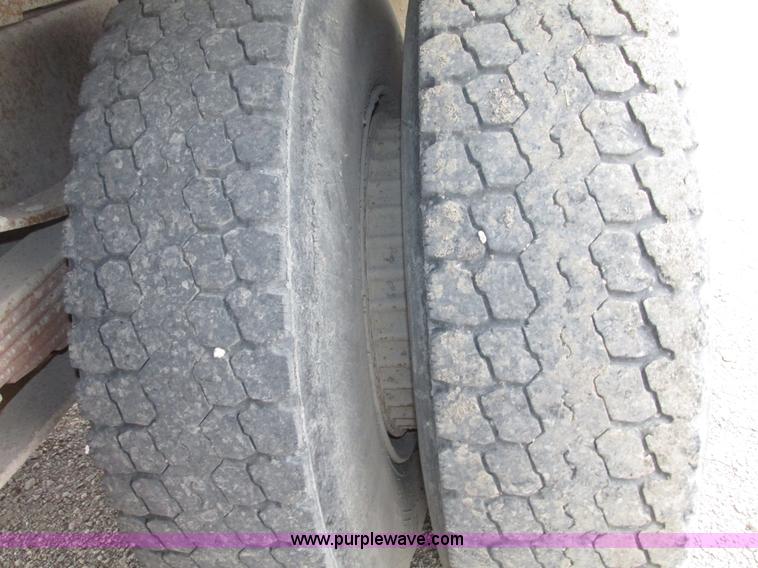 image for item G9989 1984 Ford 8000 dump truck