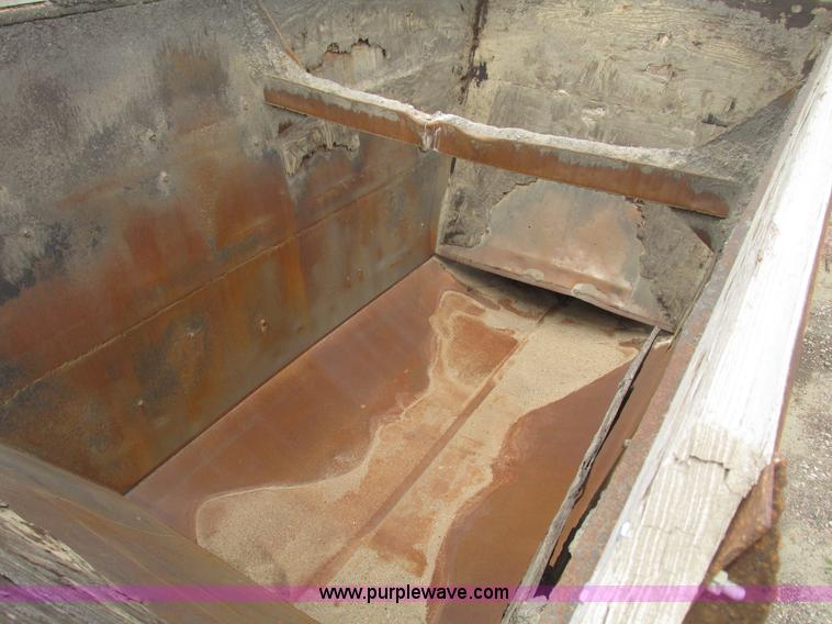 image for item G9990 1987 Load King 1827 belly dump trailer