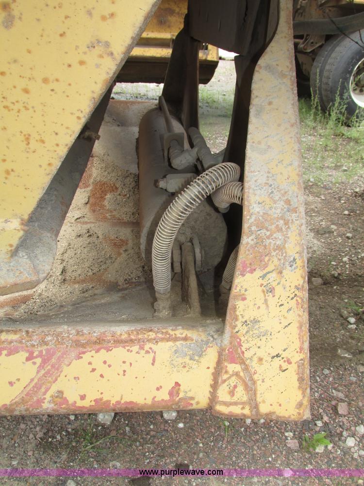 image for item G9990 1987 Load King 1827 belly dump trailer