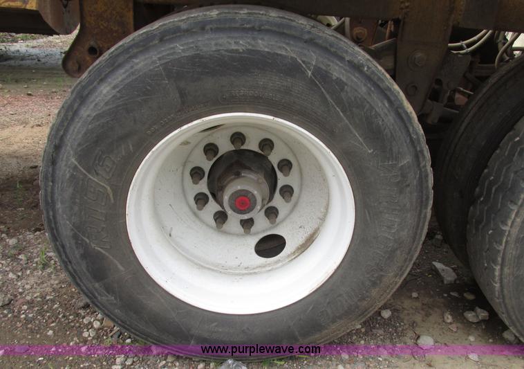 image for item G9990 1987 Load King 1827 belly dump trailer