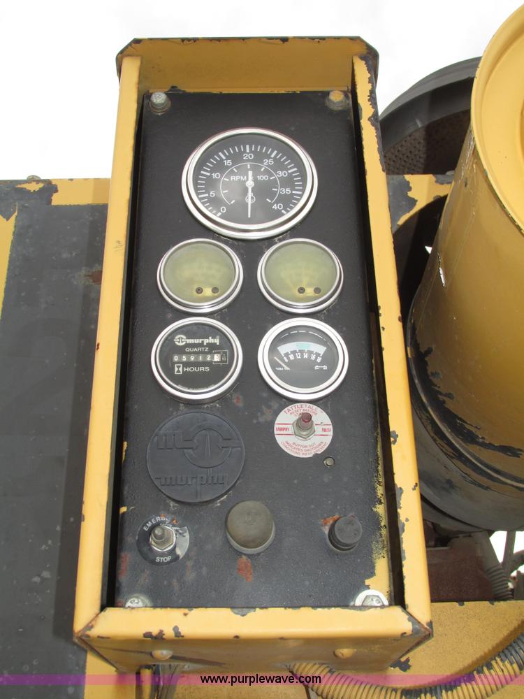 image for item G9993 1988 Lincoln 660H windrow elevator